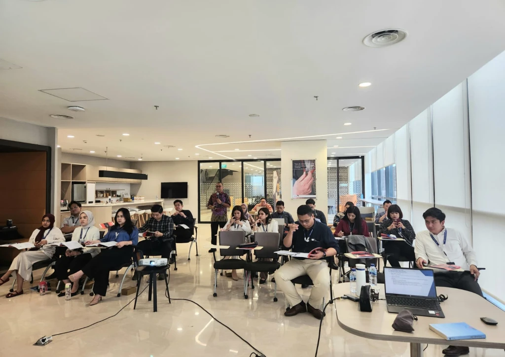 Gallery Pembekalan Uji Sertifikasi Manajemen Risiko Jenjang 4 Bank QNB Indonesia // (Jakarta, 16 Desember 2024) 3 ~blog/2025/1/7/whatsapp_image_2025_01_07_at_12_06_32_1
