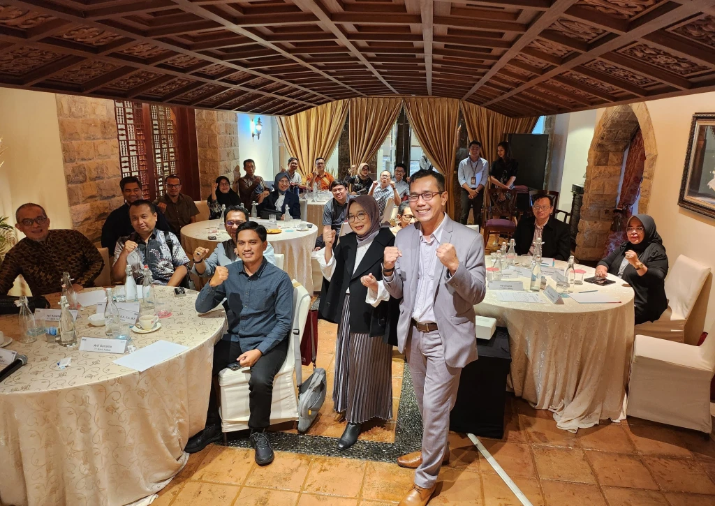 Gallery Integritas Pelaporan Keuangan Bank Tugas dan Tanggung Jawab Direksi, Dewan Komisaris, Komite Audit Dalam Proses Pelaporan Keuangan (Implementasi POJK Nomor 15 Tahun 2024) // (Jakarta, 12 - 13 Desember 2024) 2 ~blog/2025/1/7/whatsapp_image_2025_01_07_at_12_06_35
