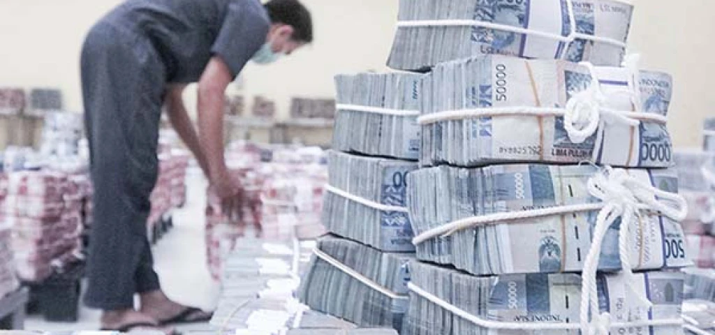 Waspada! Rupiah Terus Dihajar Dolar AS dan Utang RI Tembus Rp8.325 Triliun