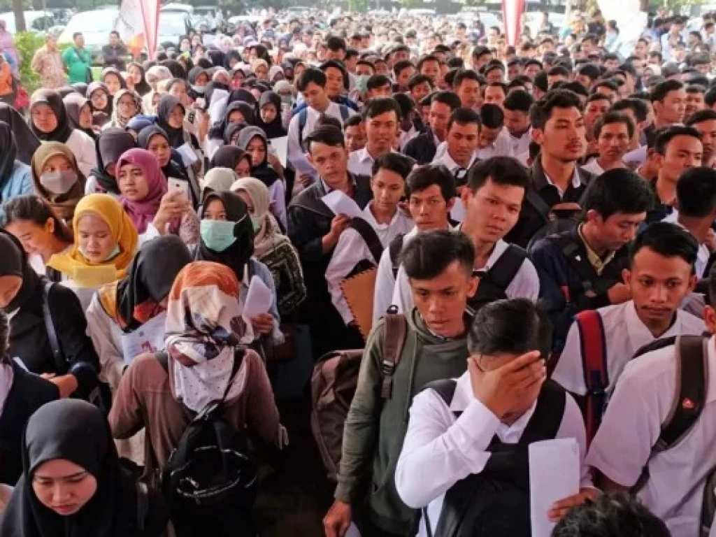 Survei BI Masyarakat Pesimistis terhadap Ketersediaan Lapangan Kerja di Mei 2025